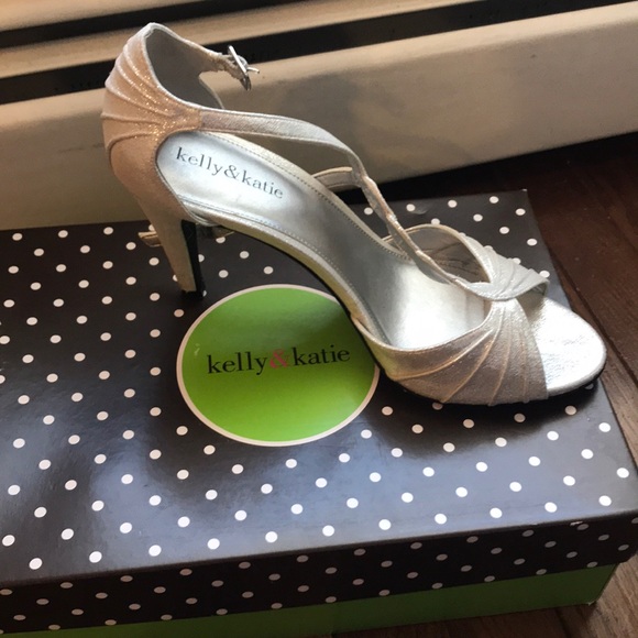 heels - Picture 2 of 2